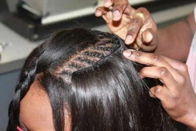 Pose de tissage capillaire